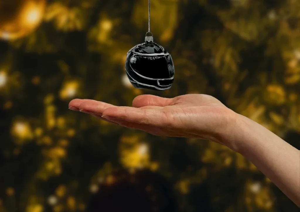 Bombka szklana figurka Kask wyścigowy z czaszką realne zdjęcie