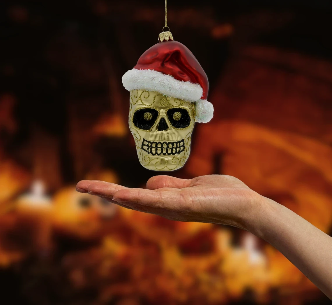 Bombka szklana figurka Czaszka Halloween w czapce Świętego Mikołaja realne zdjęcie