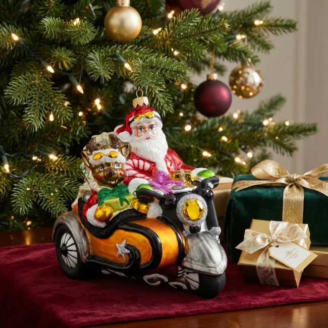 Syn_Bombkarza-wielki-swiety-mikolaj-na-motocyklu-z-reniferem-SNBK0360_square_2048_2