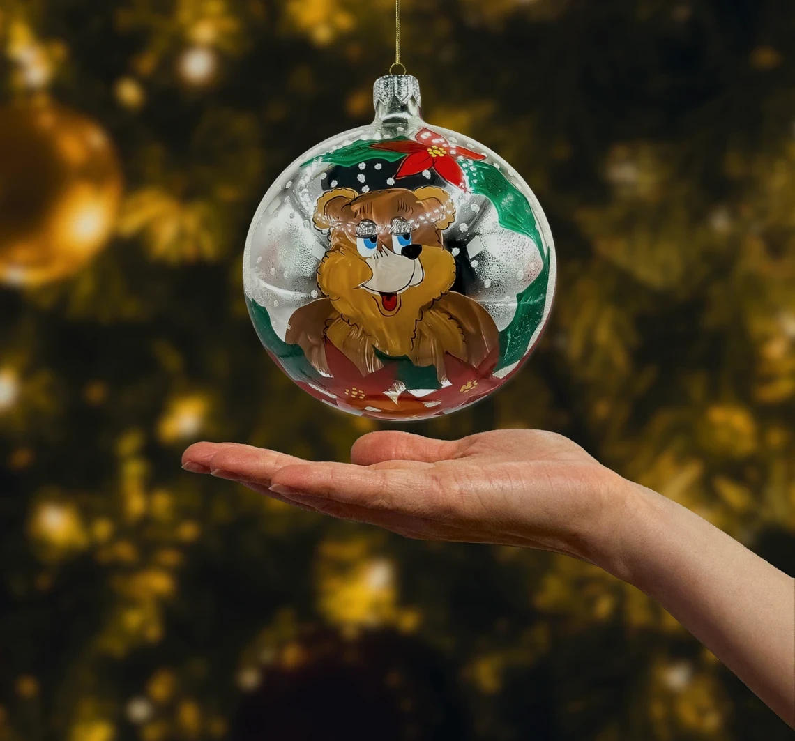 Szklana okrągła Bombka czerwona z misiem i świątecznymi zdobieniami realne zdjęcie