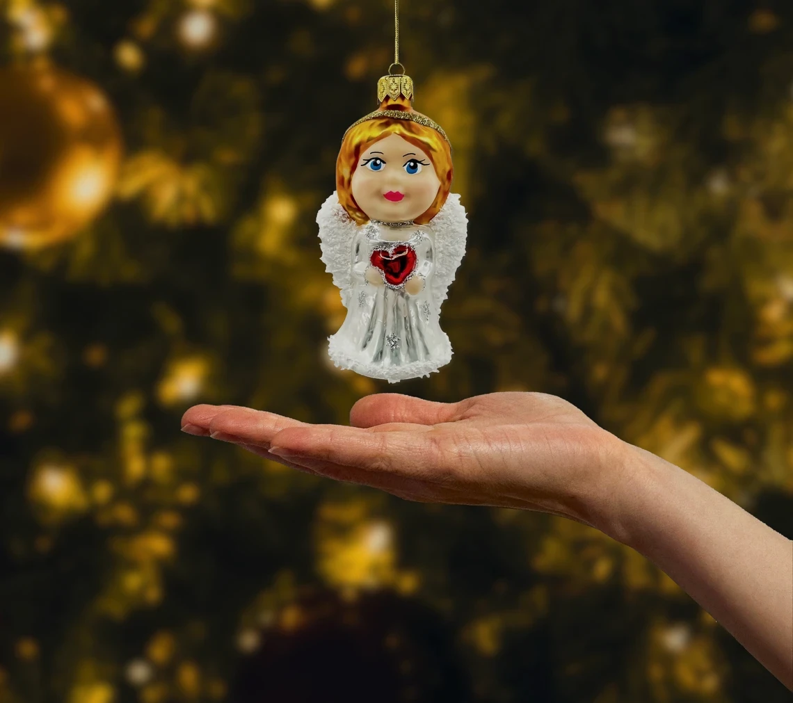 Bombka szklana figurka Anioł z sercem: biały realne zdjęcie