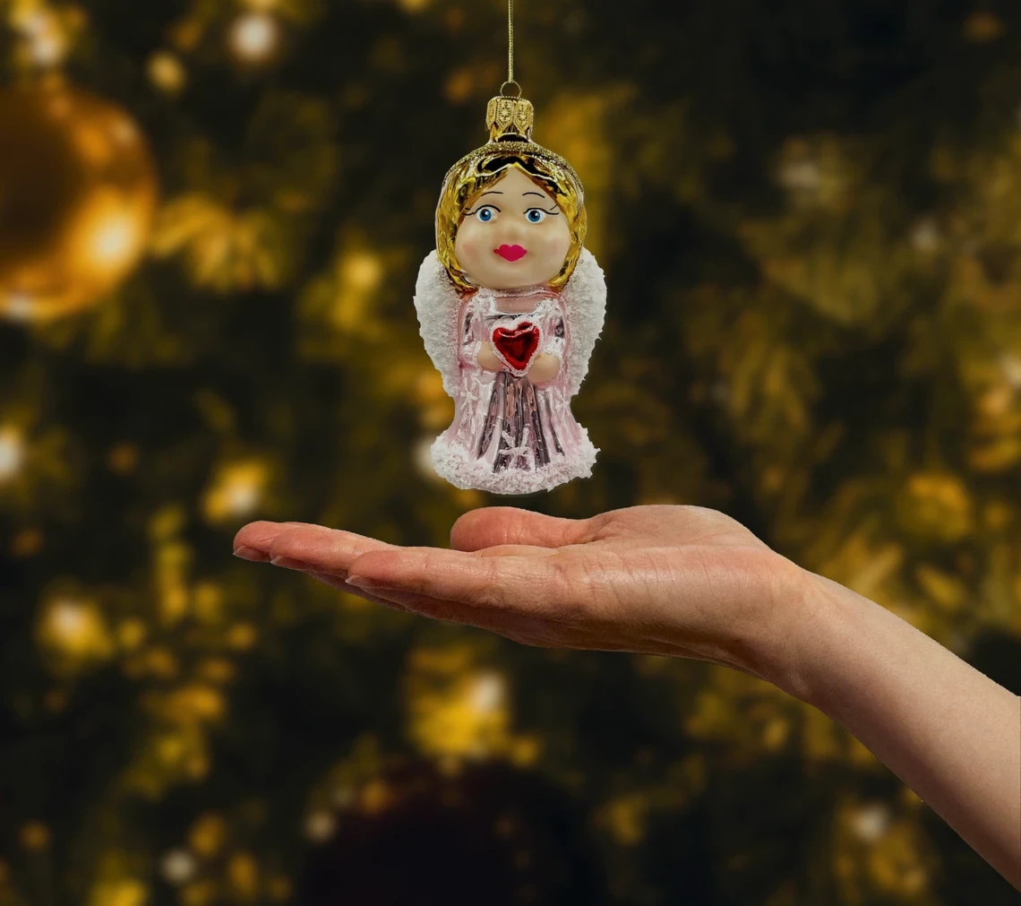 Bombka szklana figurka Anioł z sercem: różowy realne zdjęcie