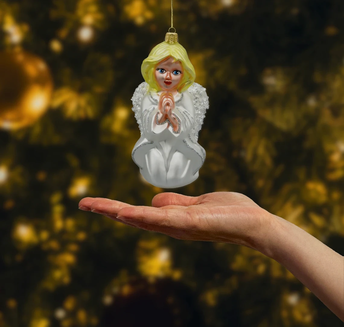 Bombka szklana figurka Aniołek w modlitwie: biały realne zdjęcie