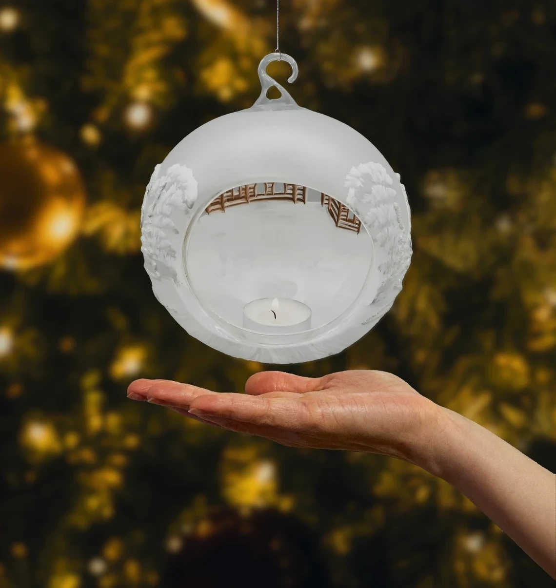 Szklana bombka okrągła Bombka Lampion ze stojakiem: Zimowy Kościółek realne zdjęcie