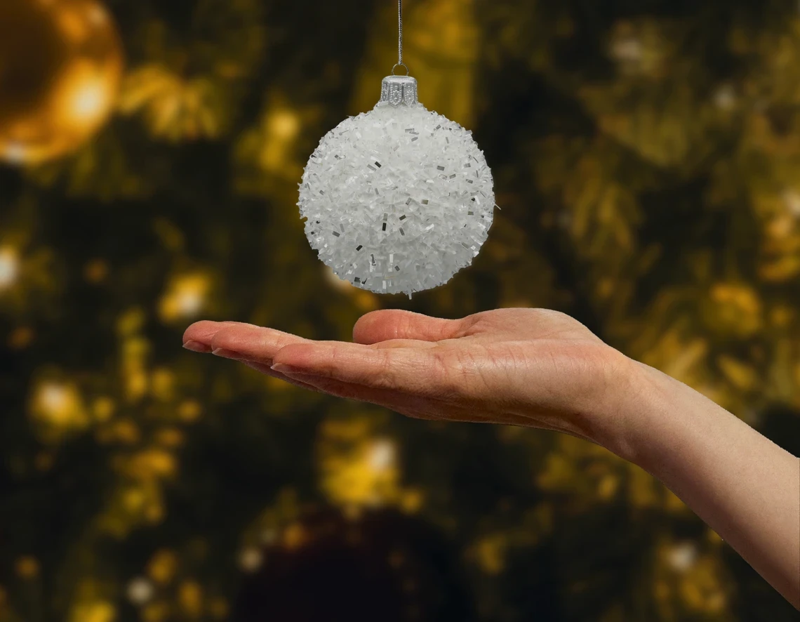 Szklana Bombka okrągła śnieżka: mała realne zdjęcie