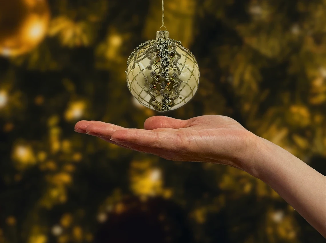 Bombka szklana okrągła Bombka złota Vintage z bogatymi zdobieniami realne zdjęcie