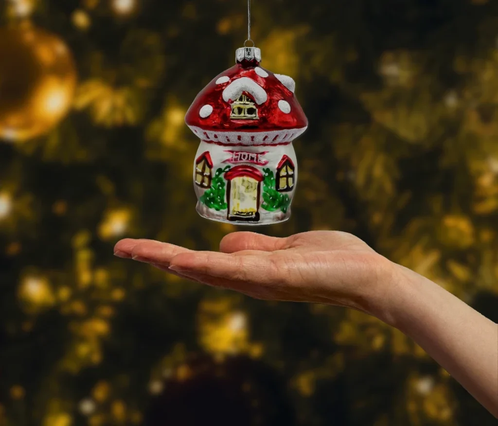 Bombka szklana figurka Domek z Muchomora: Home realne zdjęcie