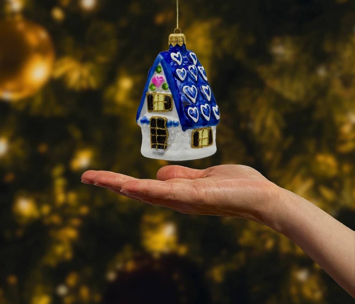 Bombka szklana figurka Domek z serduszkami: niebieski realne zdjęcie