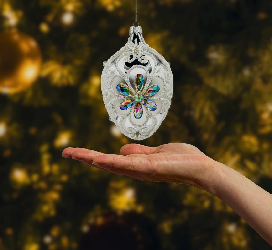 Bombka szklana figurka Ekskluzywne jajo Faberge: srebro i biel realne zdjęcie