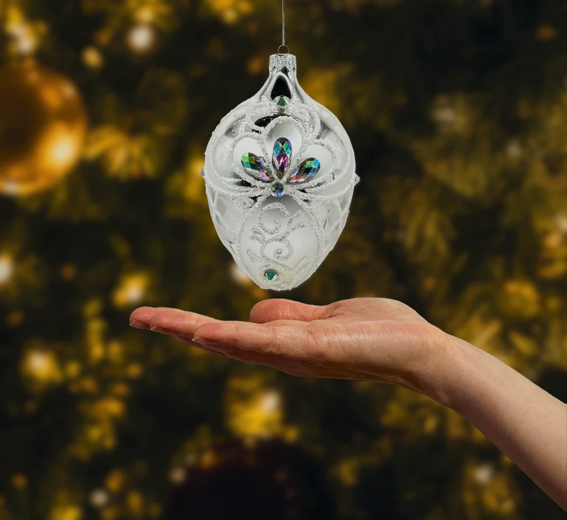 Bombka szklana figurka Ekskluzywne jajo Faberge z kamieniami: srebro i biel realne zdjęcie