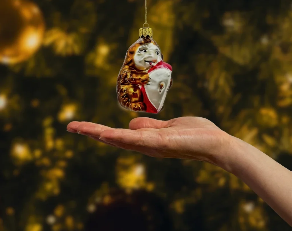 Bombka szklana figurka Jeżyk z jabłkiem realne zdjęcie