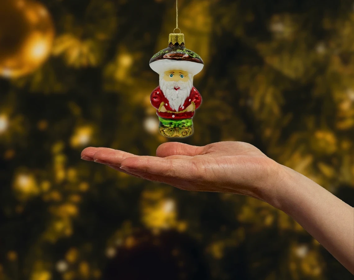 Bombka szklana figurka Krasnal z Kapeluszem Grzyba realne zdjęcie