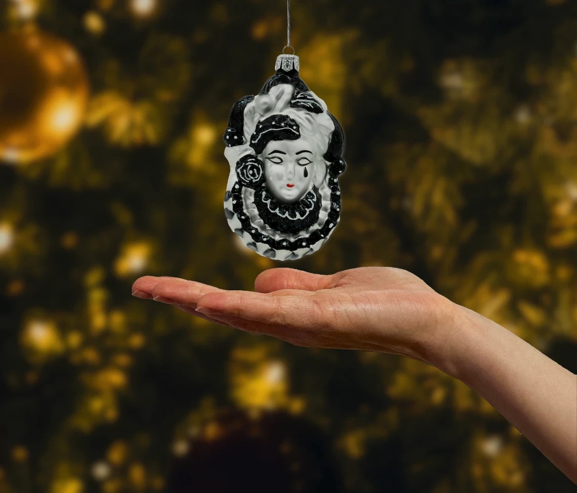 Bombka szklana figurka Maska karnawałowa: czarno-biała realne zdjęcie