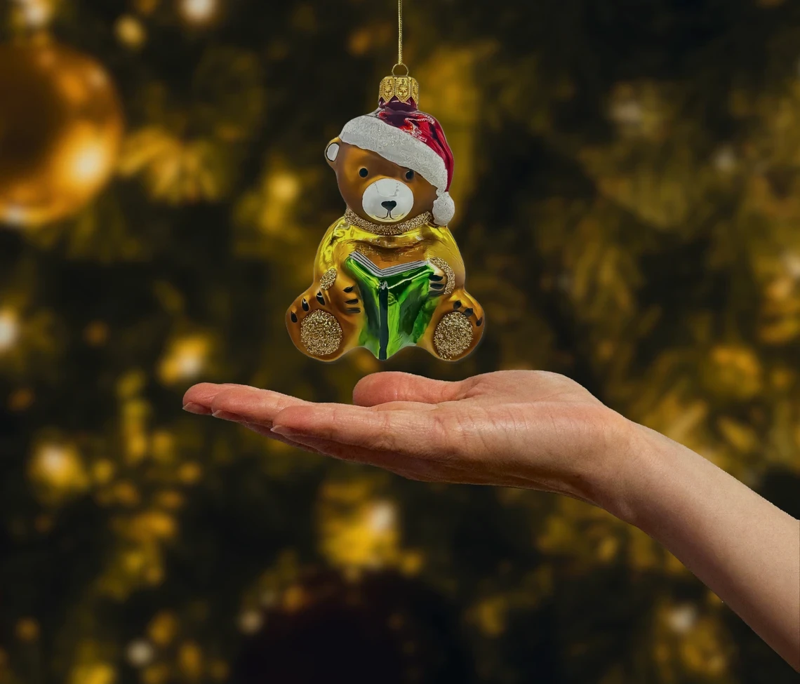 Bombka szklana figurka Miś z książką: złoty realne zdjęcie