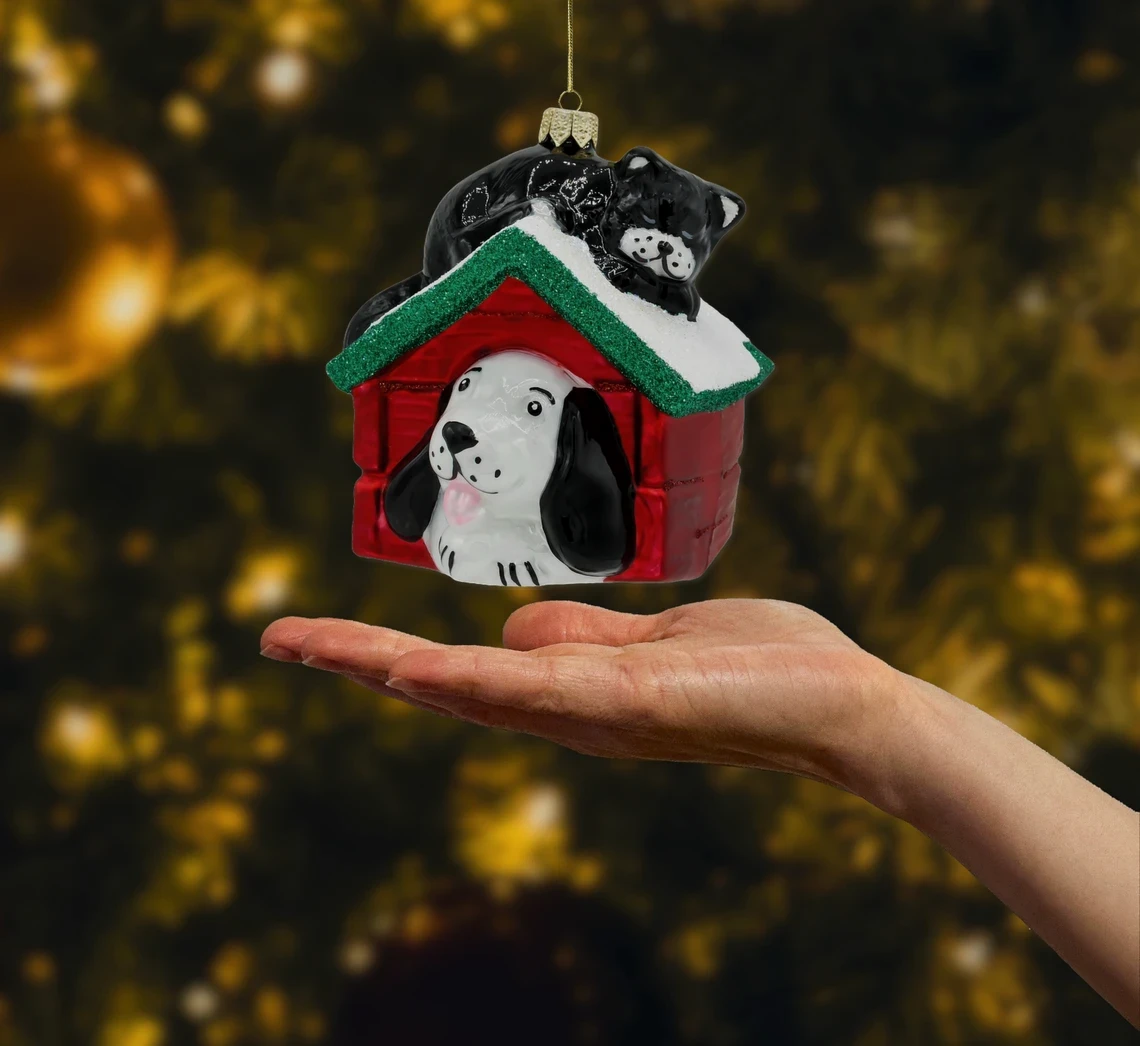 Bombka szklana figurka Pies i kot w budzie: czerwony realne zdjęcie