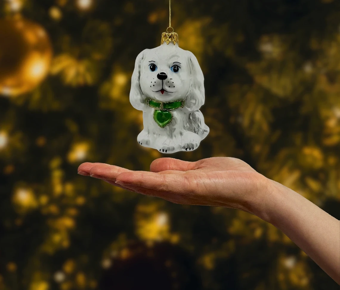 Bombka szklana figurka Piesek z kokardką: jasny realne zdjęcie