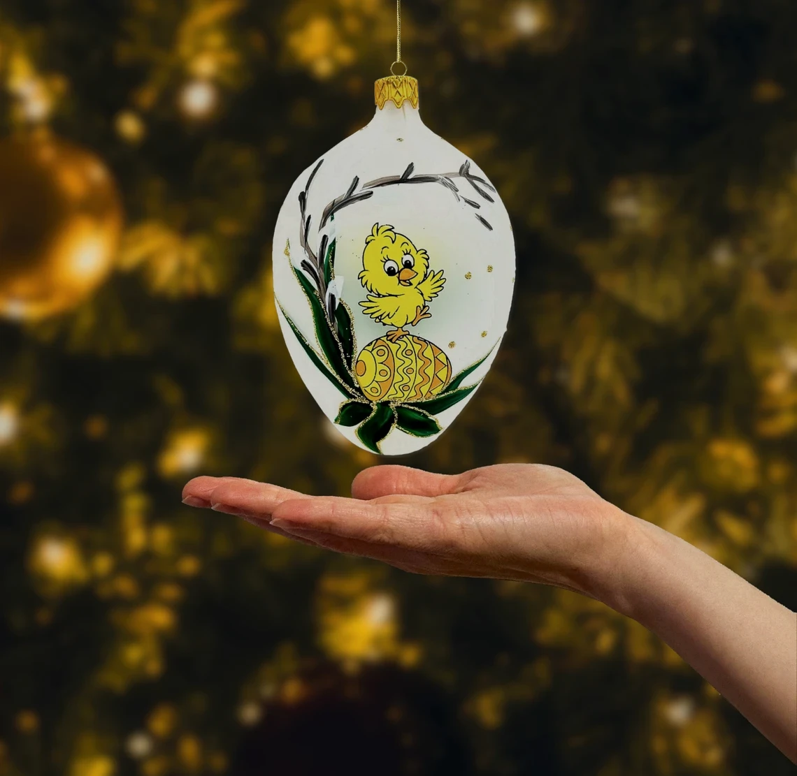 Bombka szklana figurka Pisklątko z pisanką realne zdjęcie