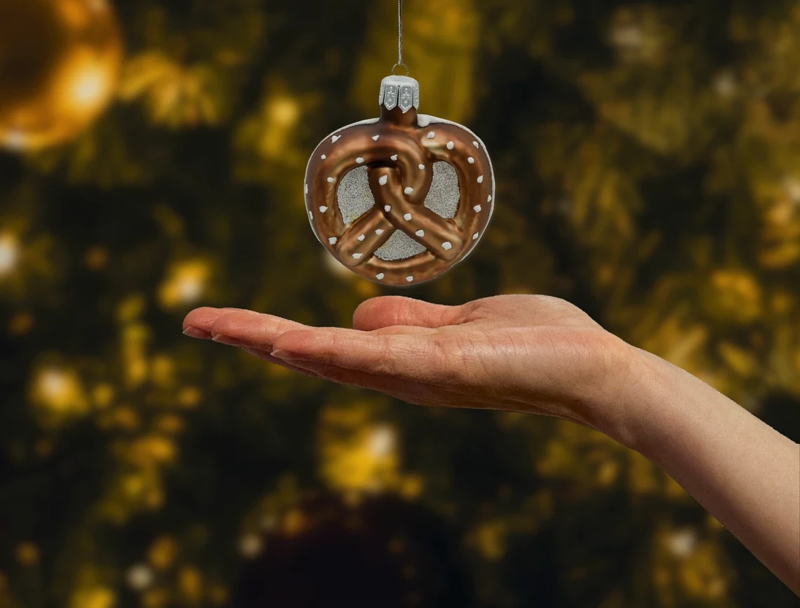 Bombka szklana figurka Precel realne zdjęcie