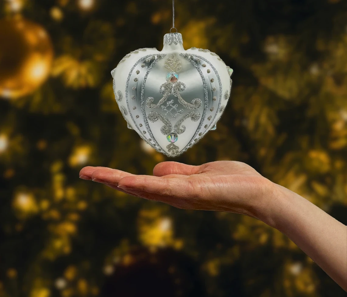 Bombka szklana figurka Serce z ozdobnymi kamieniami: srebrne realne zdjęcie