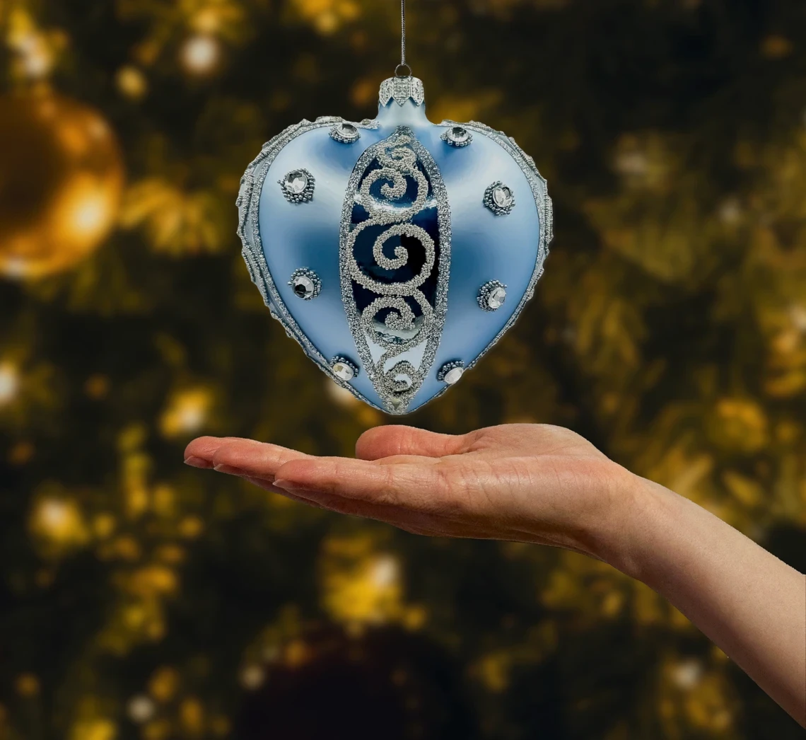 Bombka szklana figurka Serce ze srebrnymi brokatowymi zdobieniami: niebieskie realne zdjęcie