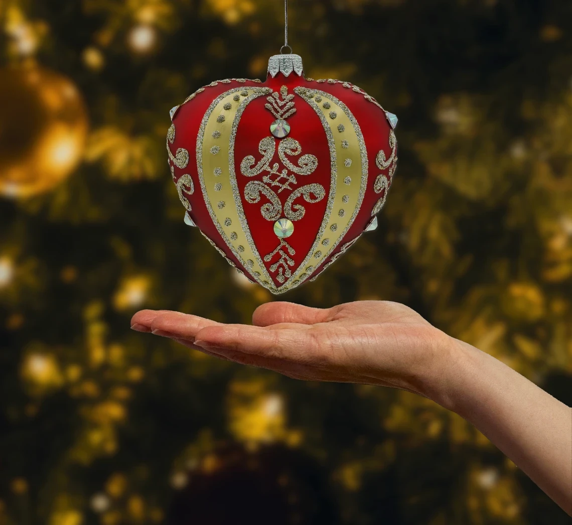 Bombka szklana figurka Serce ze złotymi zdobieniami i kryształami: czerwone realne zdjęcie
