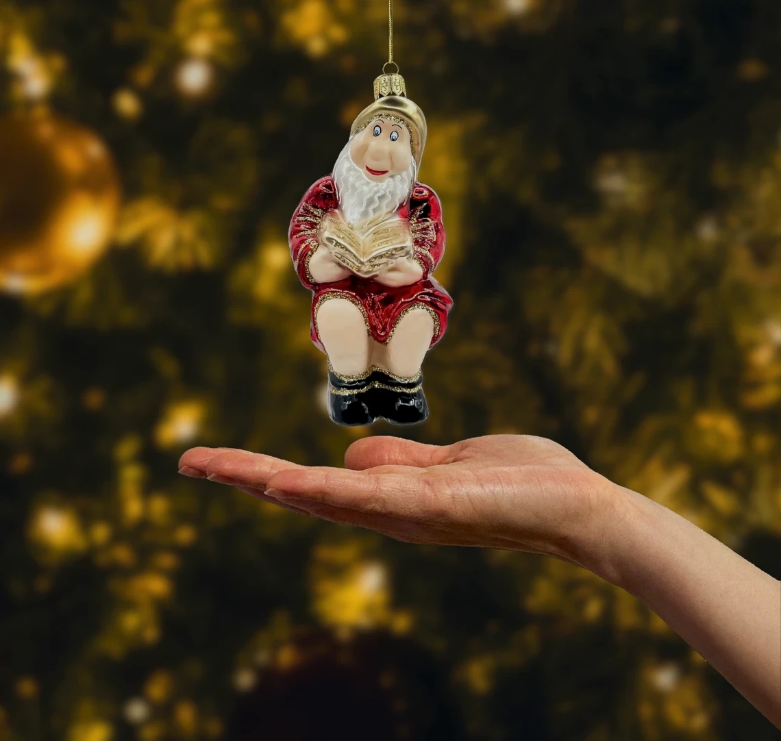 Bombka szklana figurka Skrzat z Książką realne zdjęcie