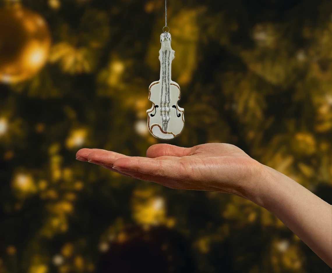 Bombka szklana figurka Skrzypce w bieli realne zdjęcie