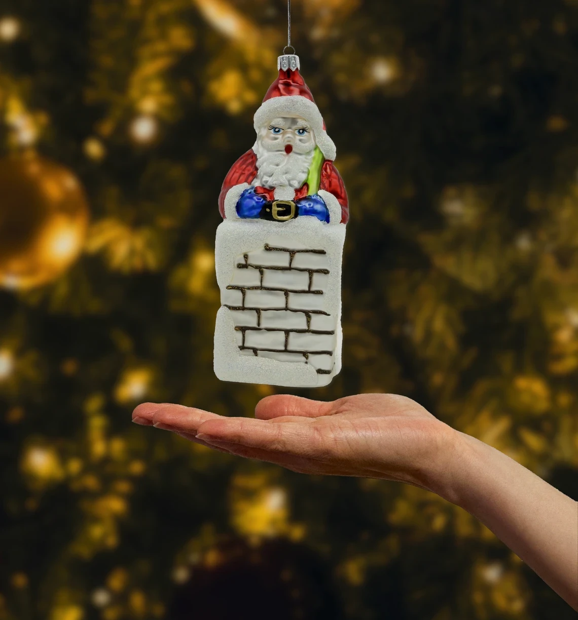 Bombka szklana figurka Święty Mikołaj w kominie: biały realne zdjęcie