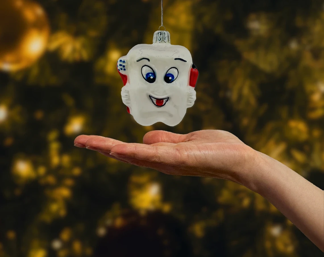 Bombka szklana figurka Uśmiechnięty ząbek z pastą i szczoteczką: czerwony realne zdjęcie