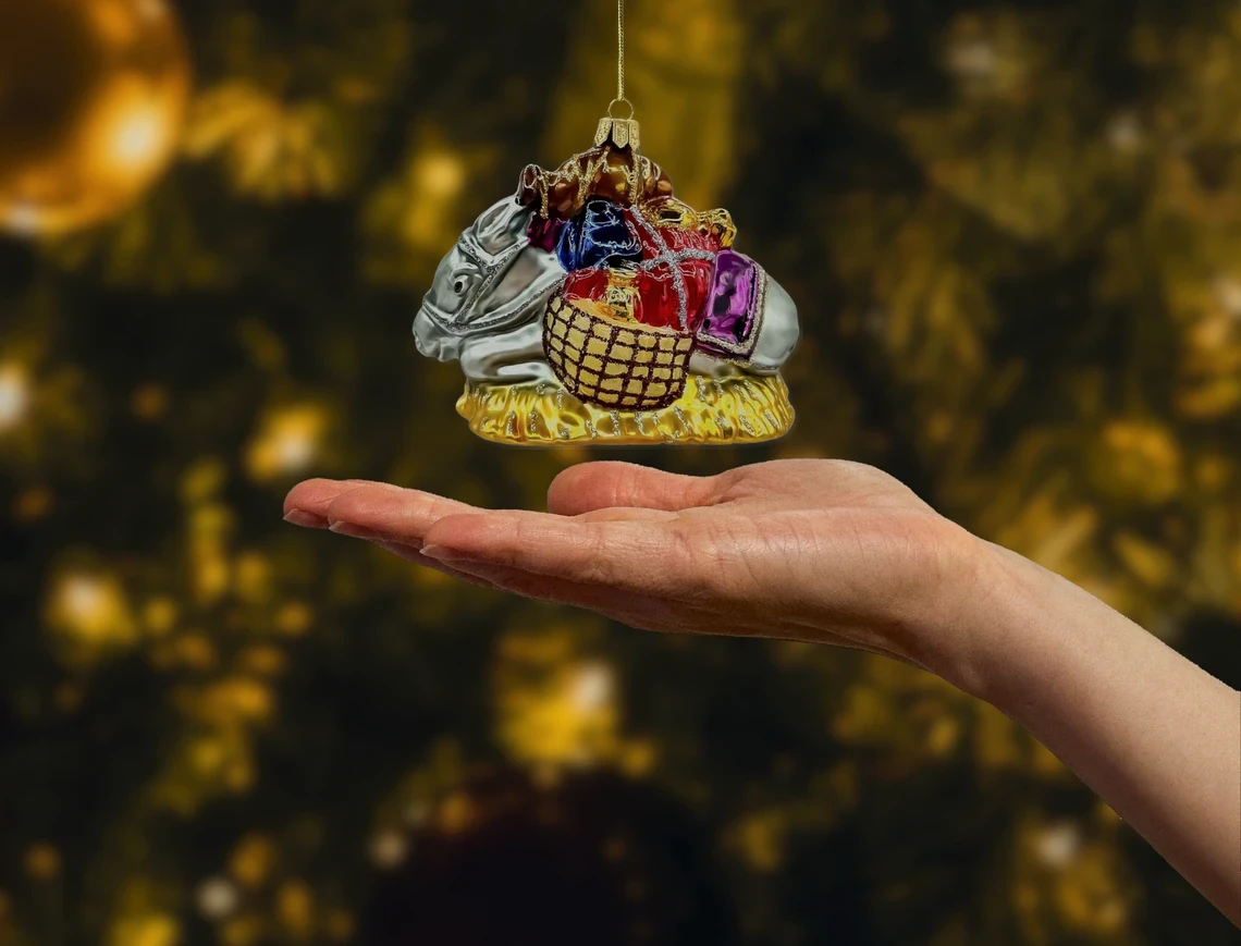 Bombka szklana figurka Wielbłąd z bogactwem darów realne zdjęcie