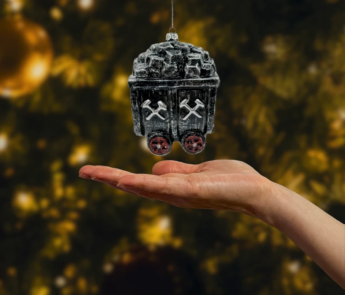 Bombka szklana figurka Wózek z węglem realne zdjęcie