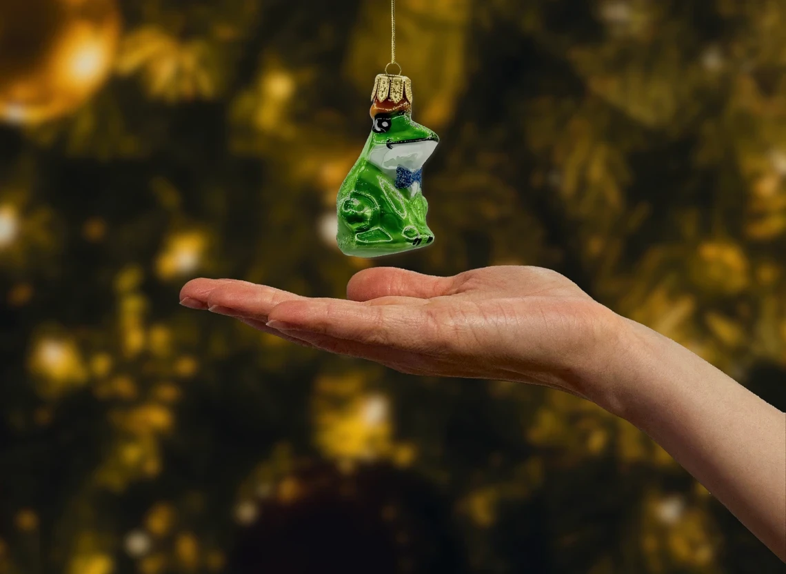 Bombka szklana figurka Żaba z koroną i muszką realne zdjęcie