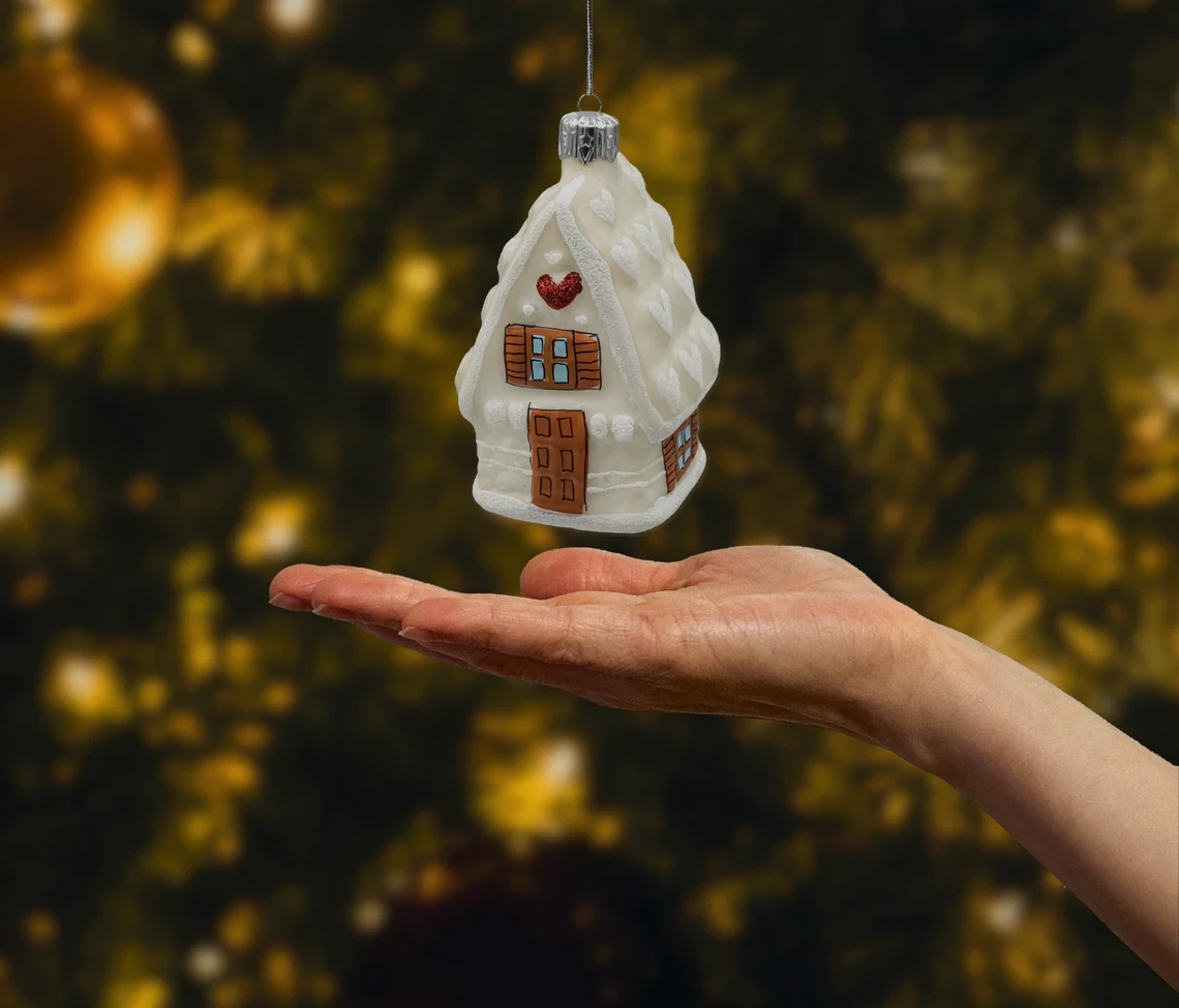 Bombka szklana Domek z serduszkami: kremowy realne zdjęcie