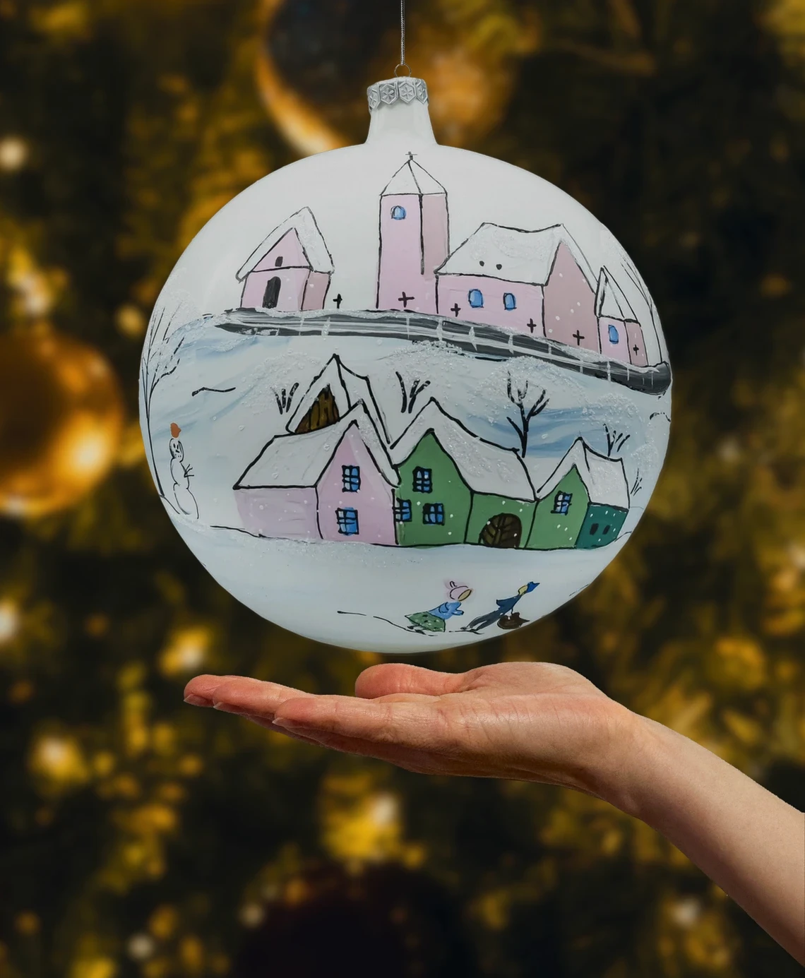 Bombka okrągła duża: motyw czeskiej bajki realny wymiar