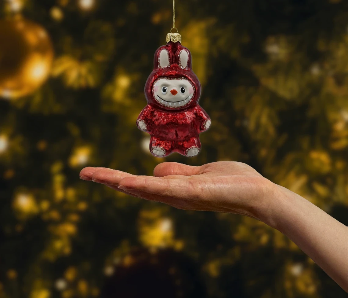 Bombka szklana figurka Labubu: czerwone realne zdjęcie