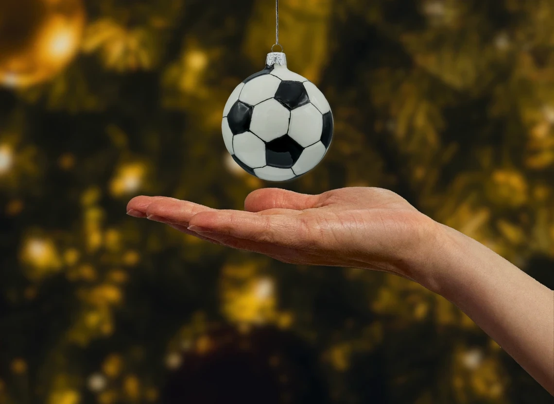 Bombka szklana okrągła Piłka nożna: mała realny wymiar