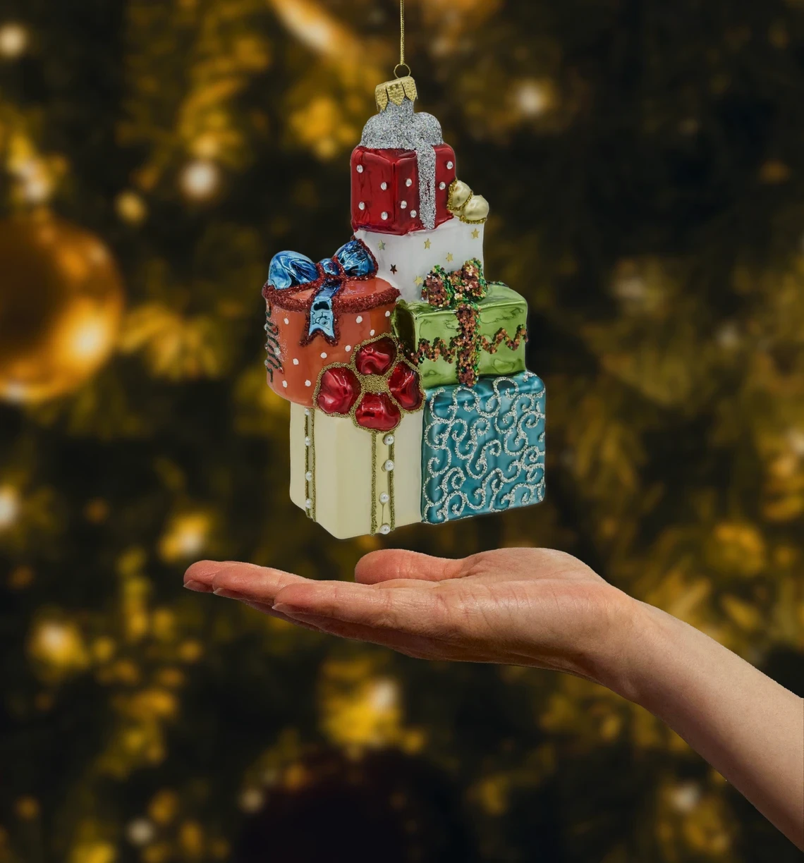 Stos prezentów realne zdjęcie