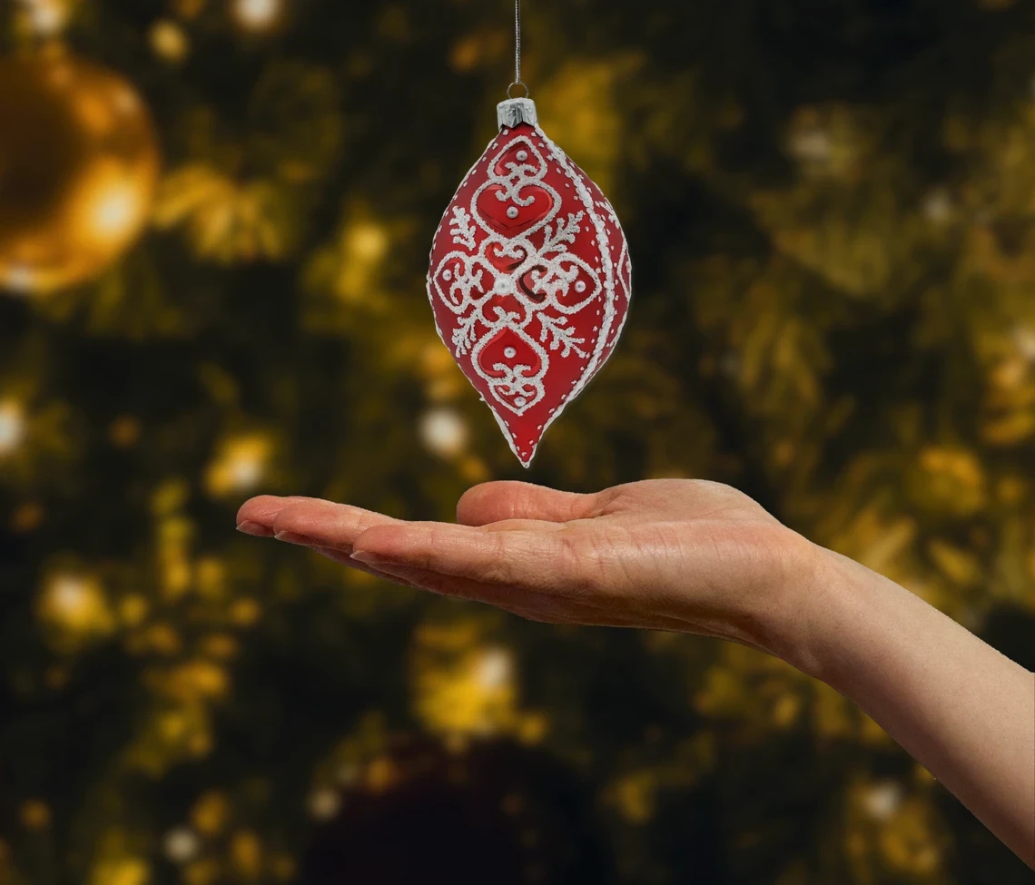 Realne zdjęcie Bombka owalna: Koronkowa Łezka