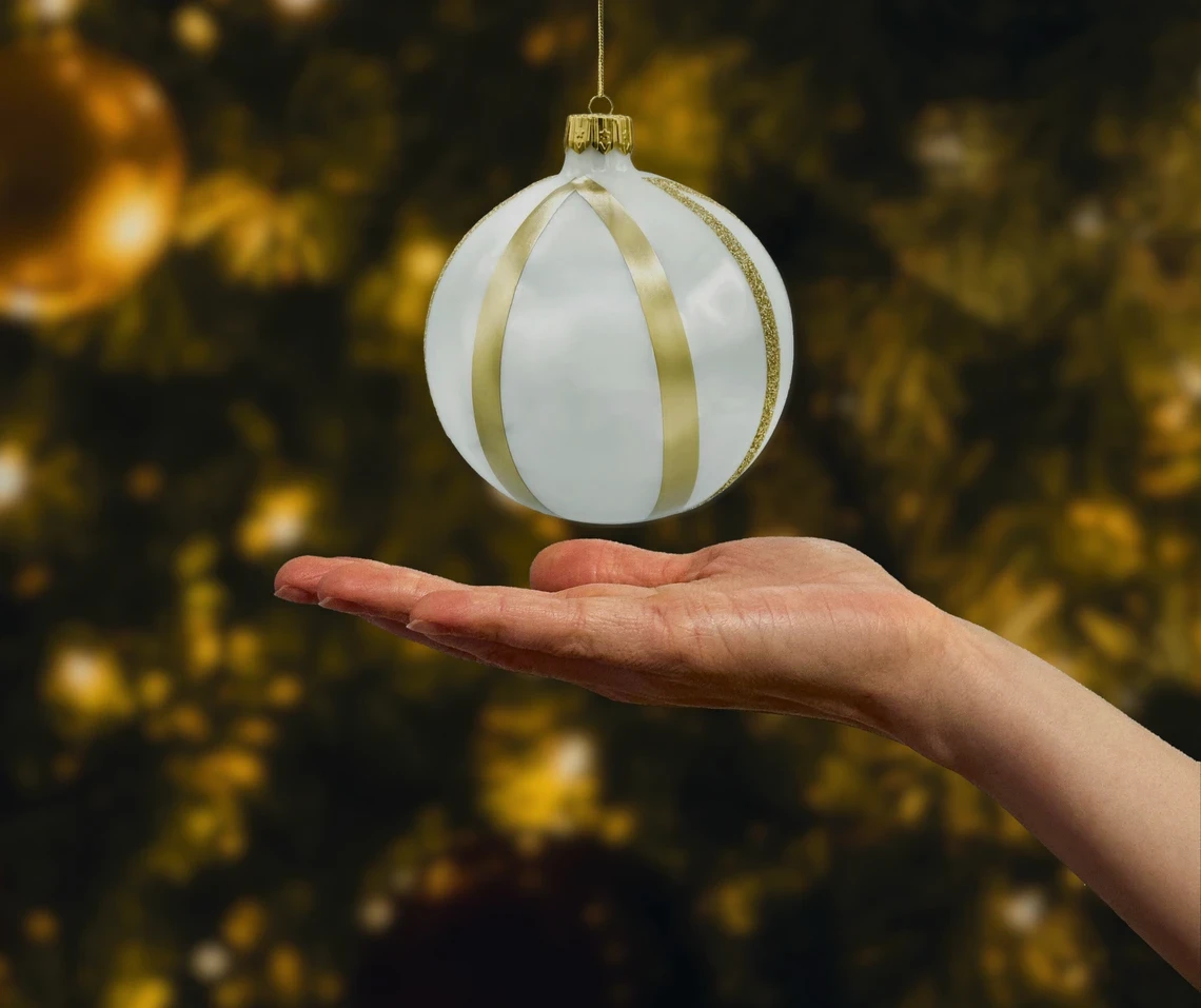 Bombki okrągłe białe ze złotymi paskami realne zdjęcie